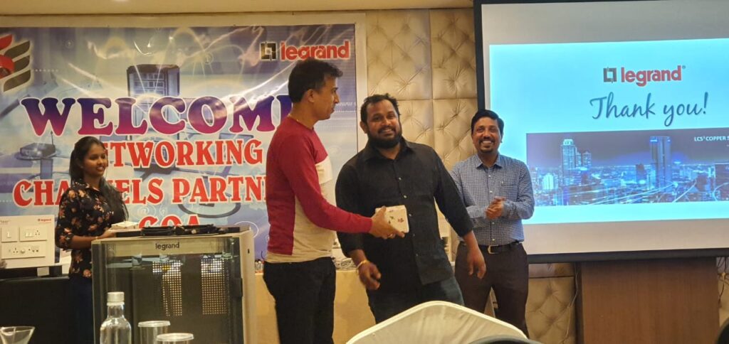 4a96994d-8e5d-44f0-8ffd-a21e73e81fab